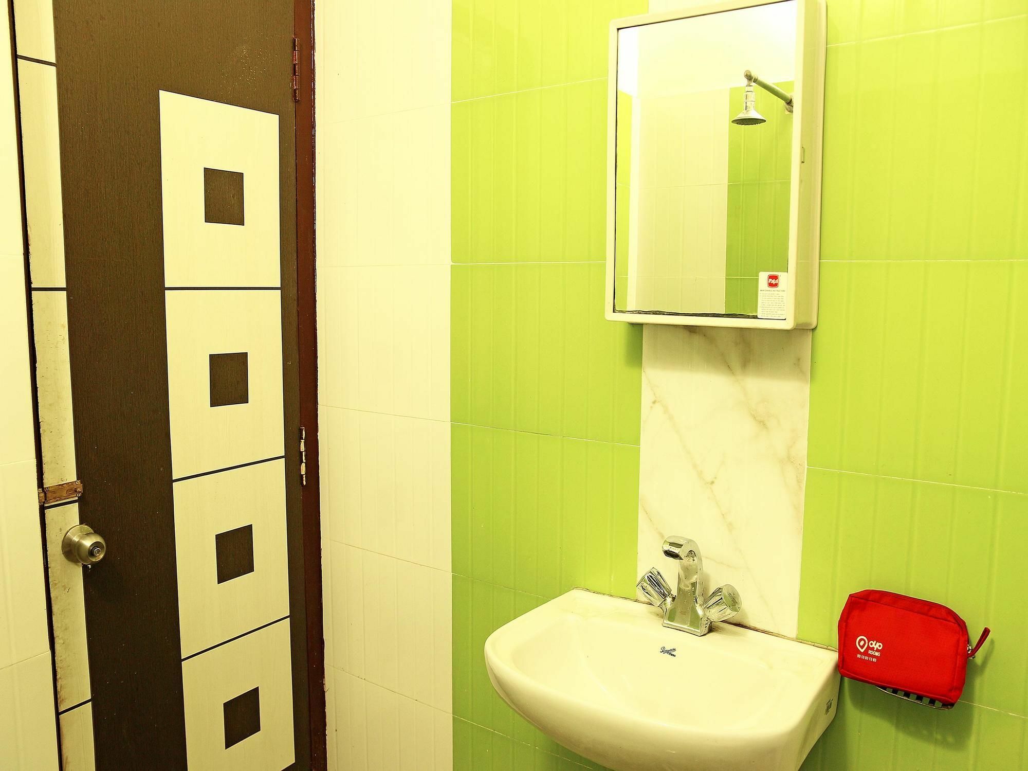 Bed & Breakfast The Elite Kolkata